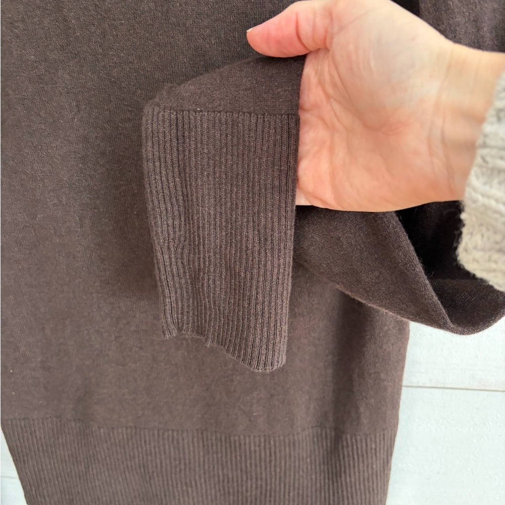 Banana Republic Deep V-Neck ChocolateBrown silk cotton cashmere sweater women S - Picture 5 of 7